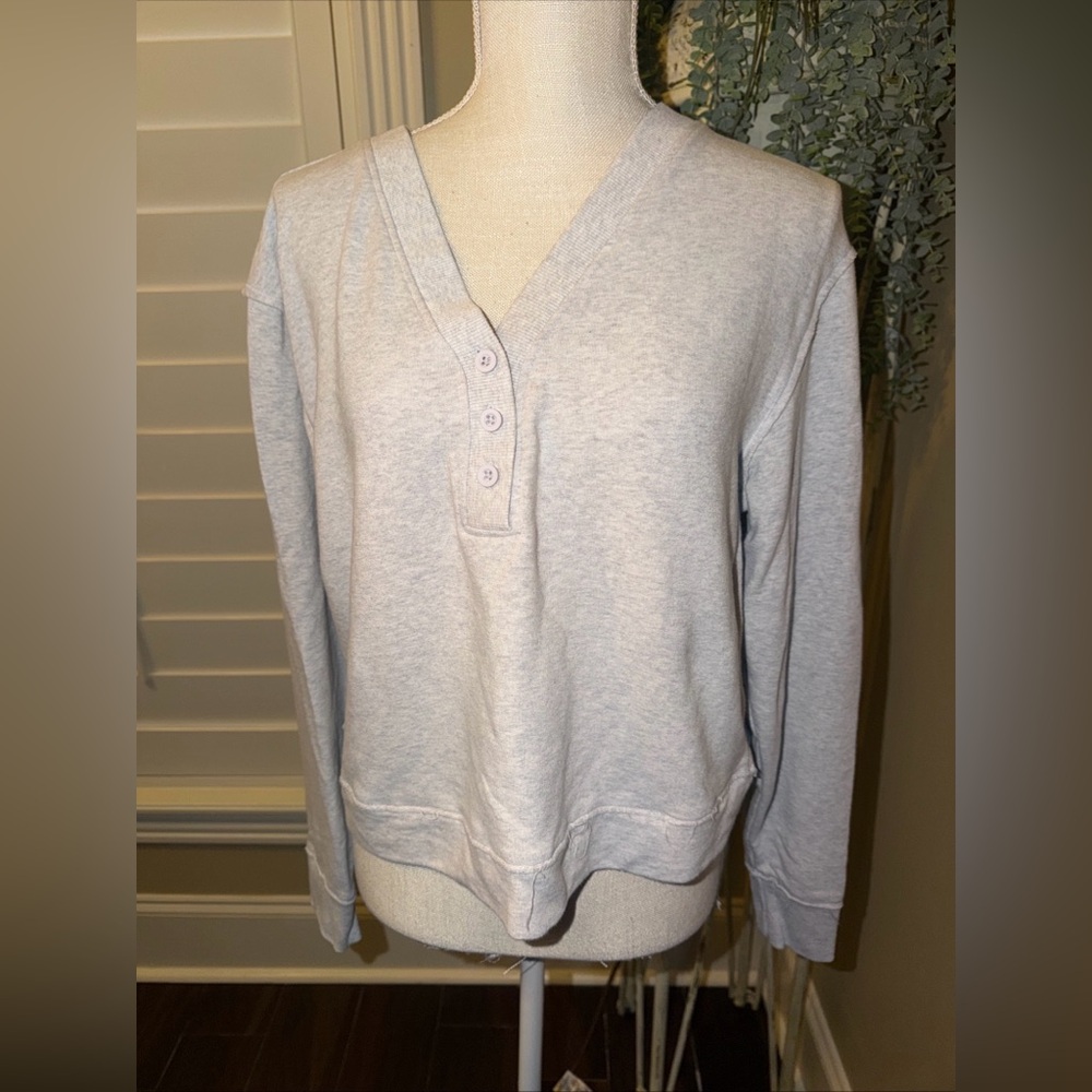 Tasc Sweatshirt Women Medium gray Beach logo Organic Bamboo v neck button